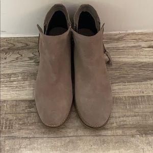 NWOT Blondo Liam Waterproof Booties